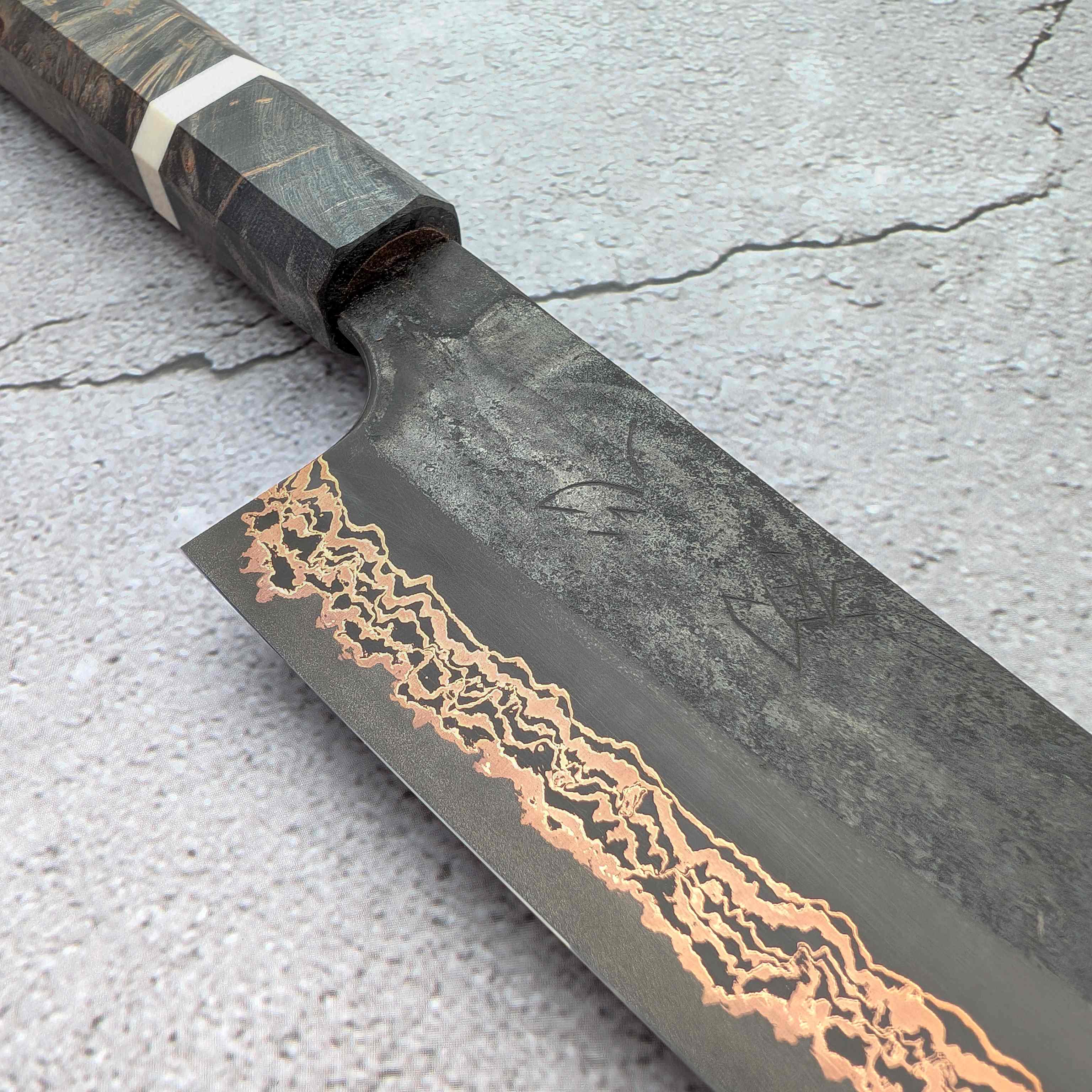 Hatsukokoro Yorokobi by Nigara - SLD Yushoku Copper Damascus Kurouchi Kurozome 210mm Gyuto