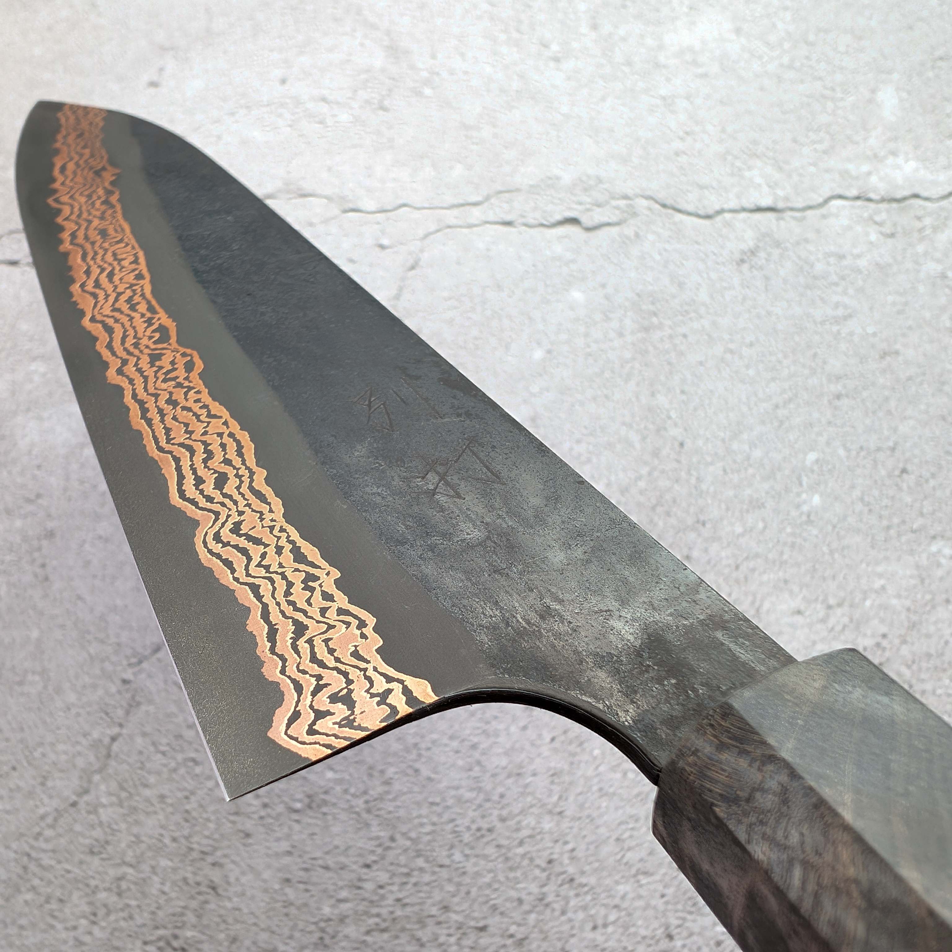 Hatsukokoro Yorokobi by Nigara - SLD Yushoku Copper Damascus Kurouchi Kurozome 210mm Gyuto