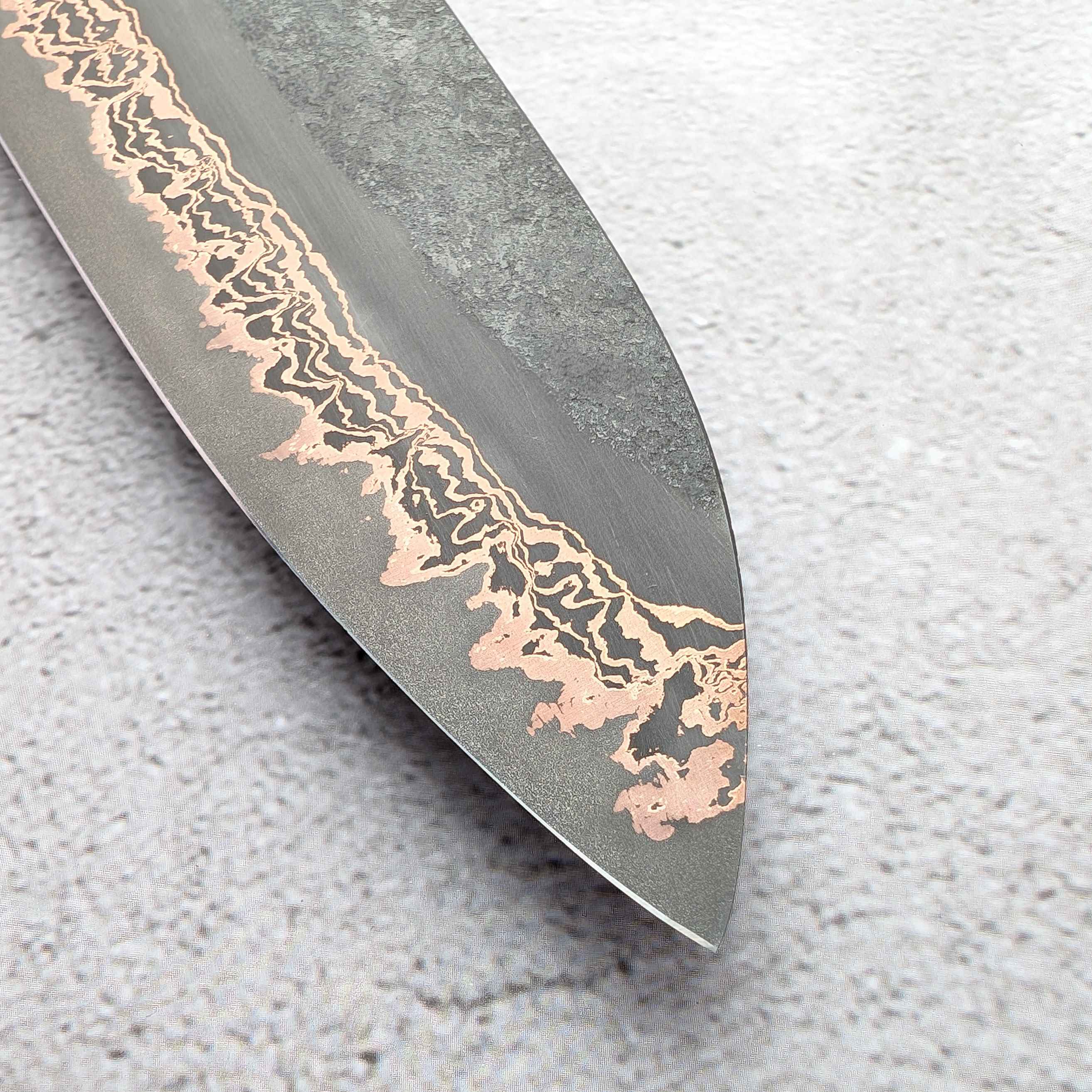 Hatsukokoro Yorokobi by Nigara - SLD Yushoku Copper Damascus Kurouchi Kurozome 210mm Gyuto