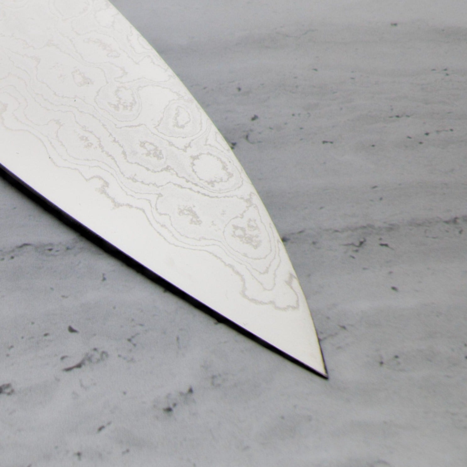 Tsunehisa - Aus10 Damascus 180mm Gyuto